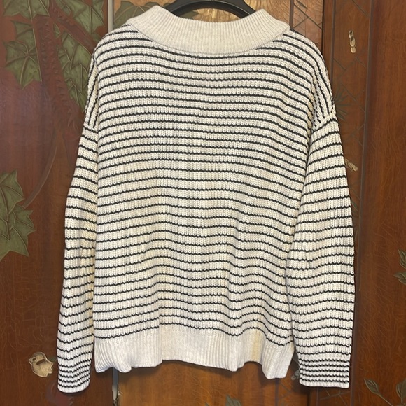 Wrap London striped sweater size 8/10 - Picture 4 of 5